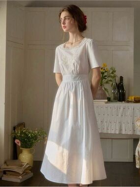 Simple Retro Vintage - Inspired Classic White Midi Dress - Size S (NEW WITH TAG)